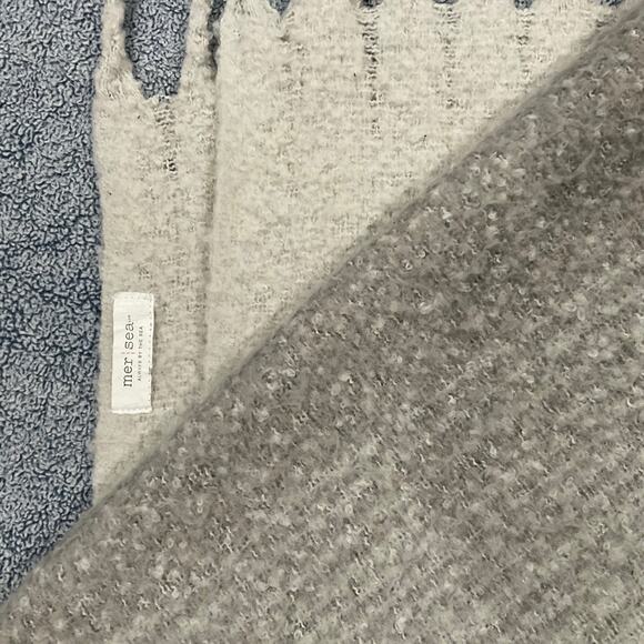 Scarf shawl - Picture 2 of 2